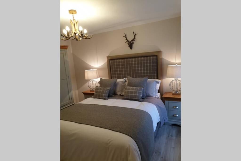 Luxury Five Star Cottage One Tantobie Kültér fotó