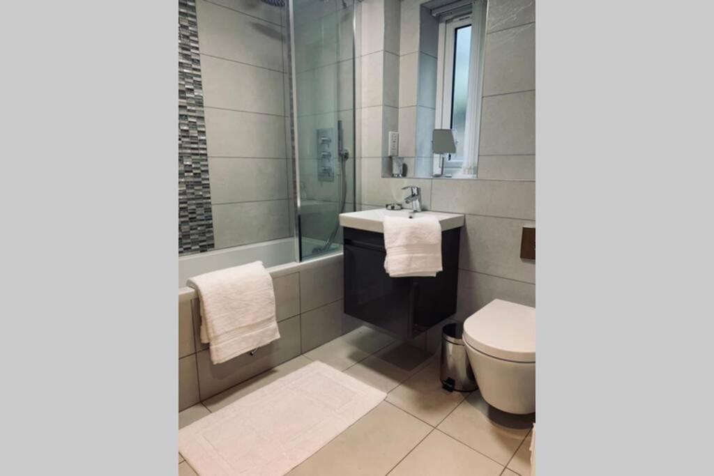 Luxury Five Star Cottage One Tantobie Kültér fotó